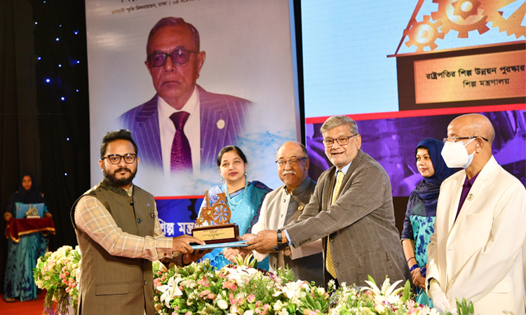 ‘রাষ্ট্রপতির শিল্প উন্নয়ন পুরস্কার’ পেলো ওয়ালটন